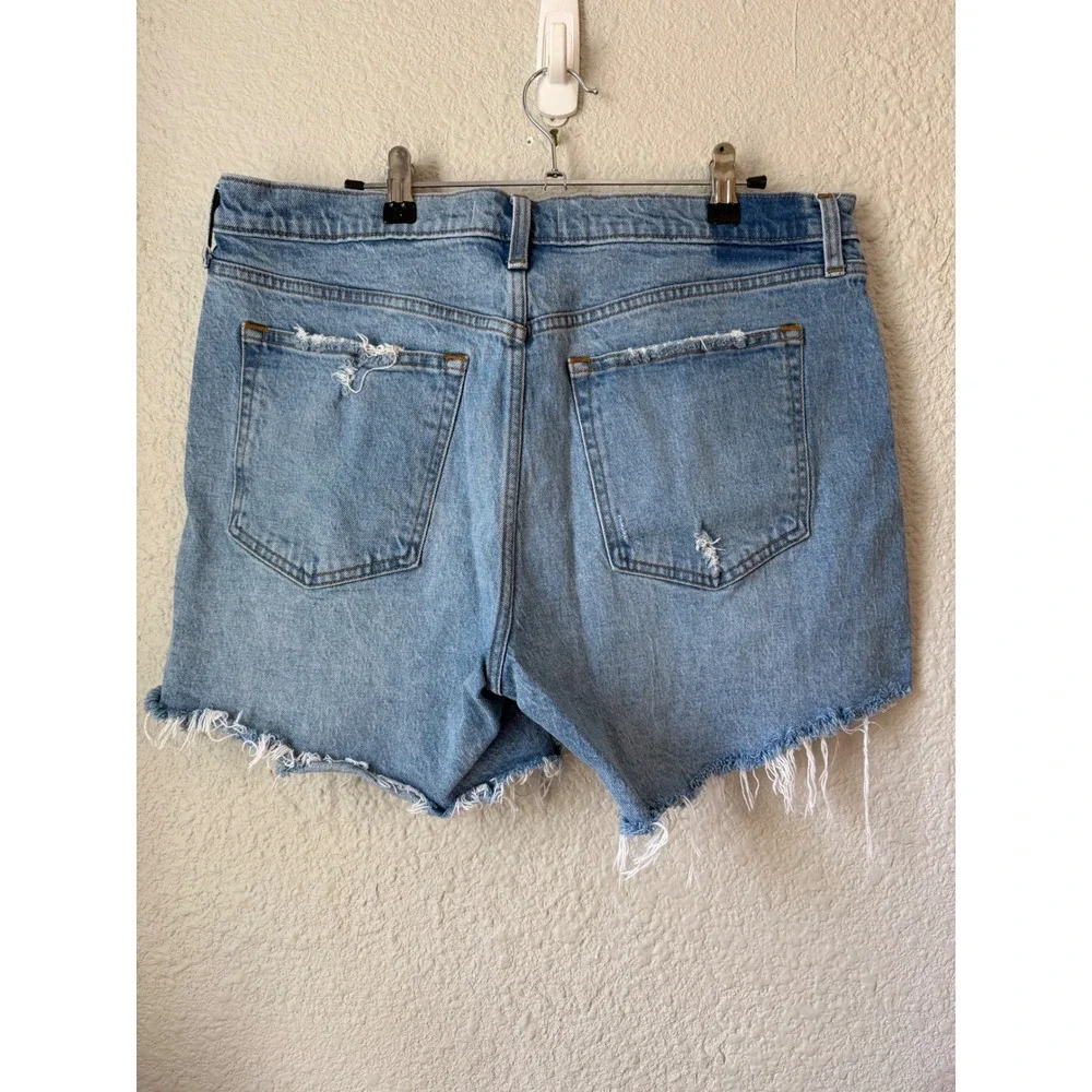 Abercrombie & Fitch The 90s Baggy Short Low Rise Light Wash Distressed Size 34